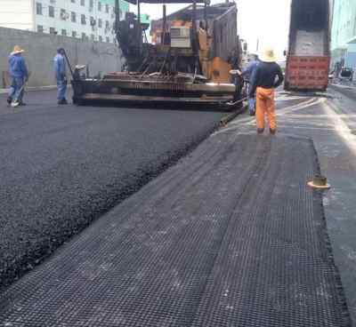 河北石家莊雙向玻纖土工格柵 質(zhì)優(yōu)價低，引領(lǐng)鋼塑土工格柵行業(yè)先鋒